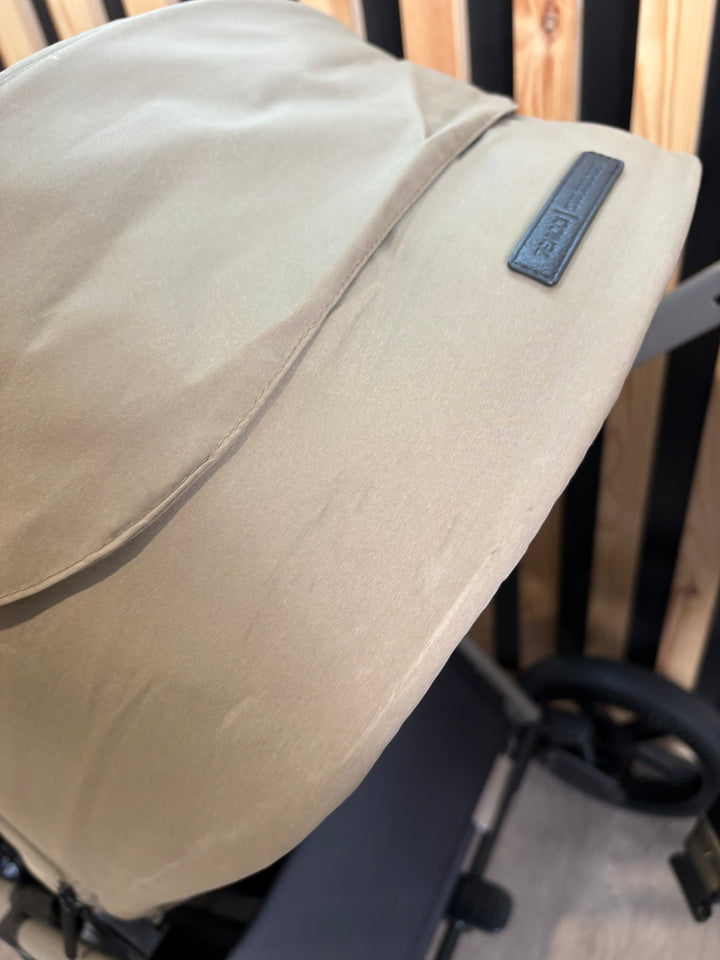 PRE LOVED Venicci Tinum Upline Travel System - Leo