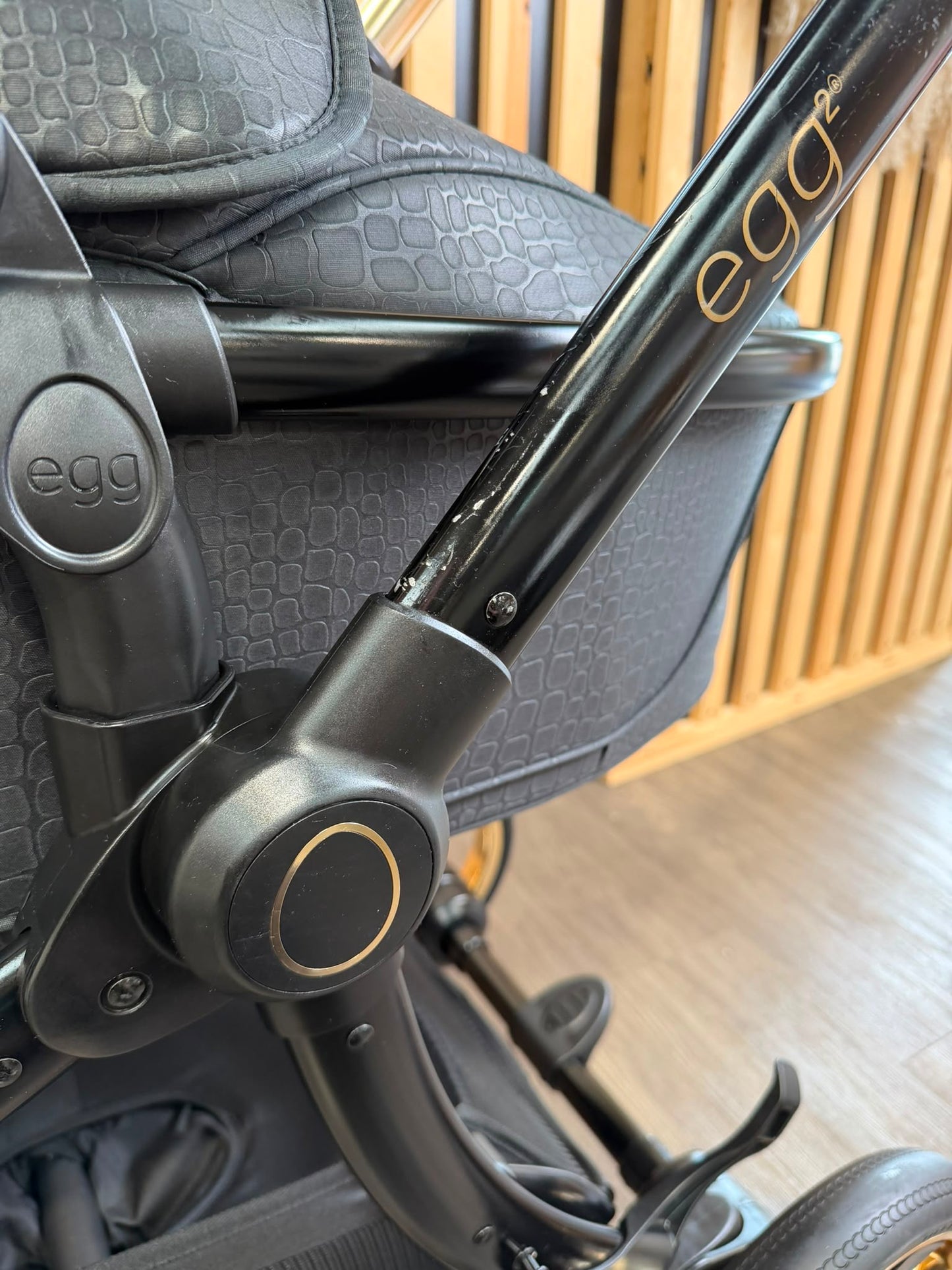 PRE LOVED egg2 Travel System - Jurassic Gold
