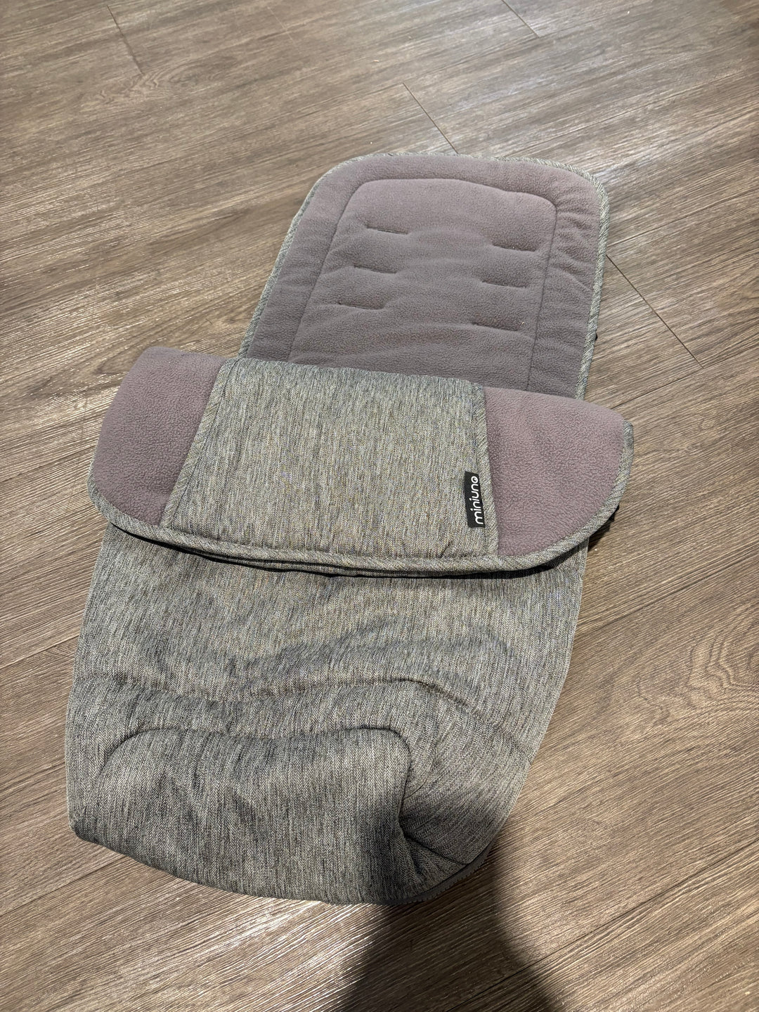 PRE LOVED Miniuno Footmuff - Grey