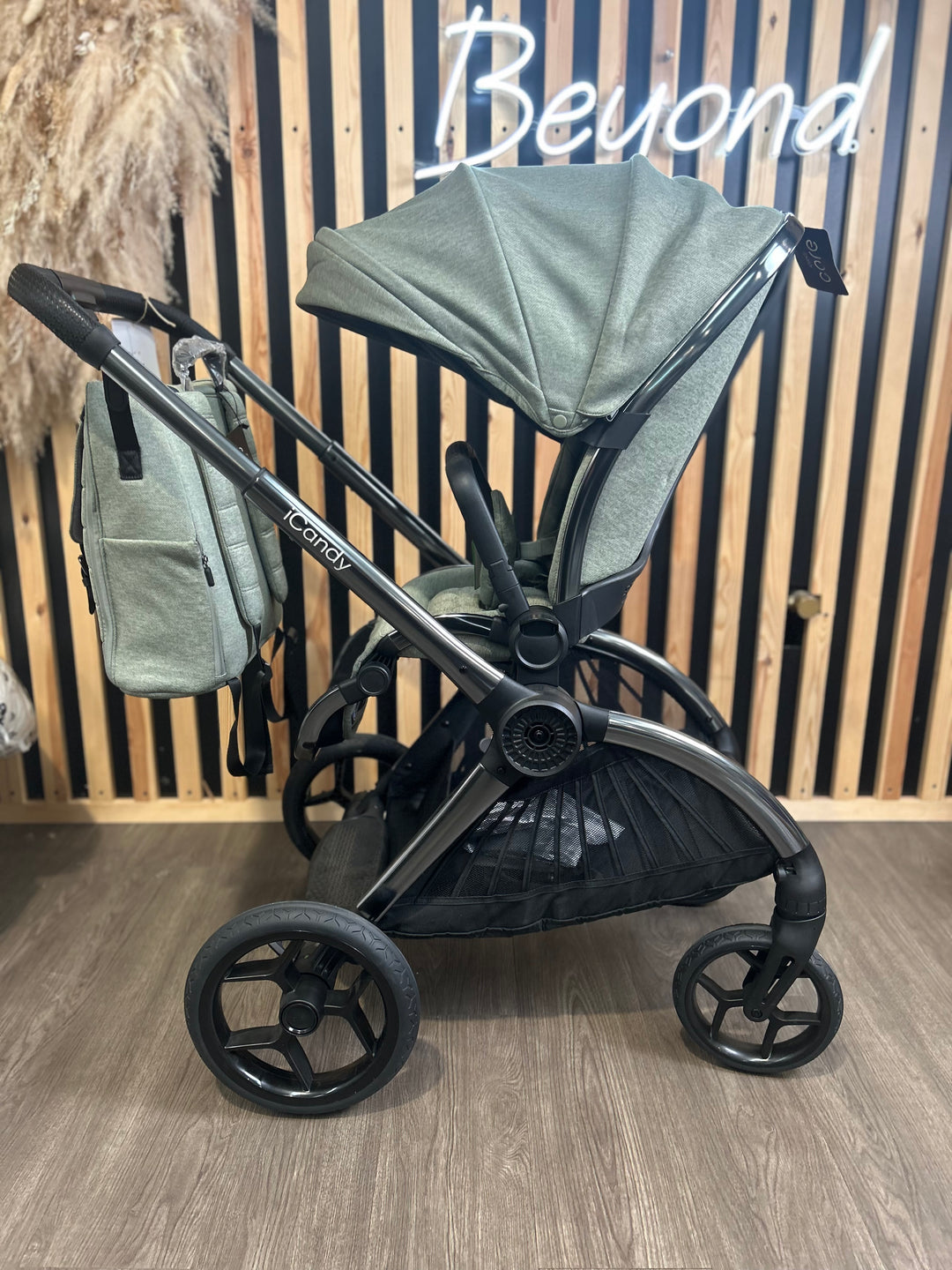 EX DISPLAY iCandy Core Light Moss Travel System Bundle