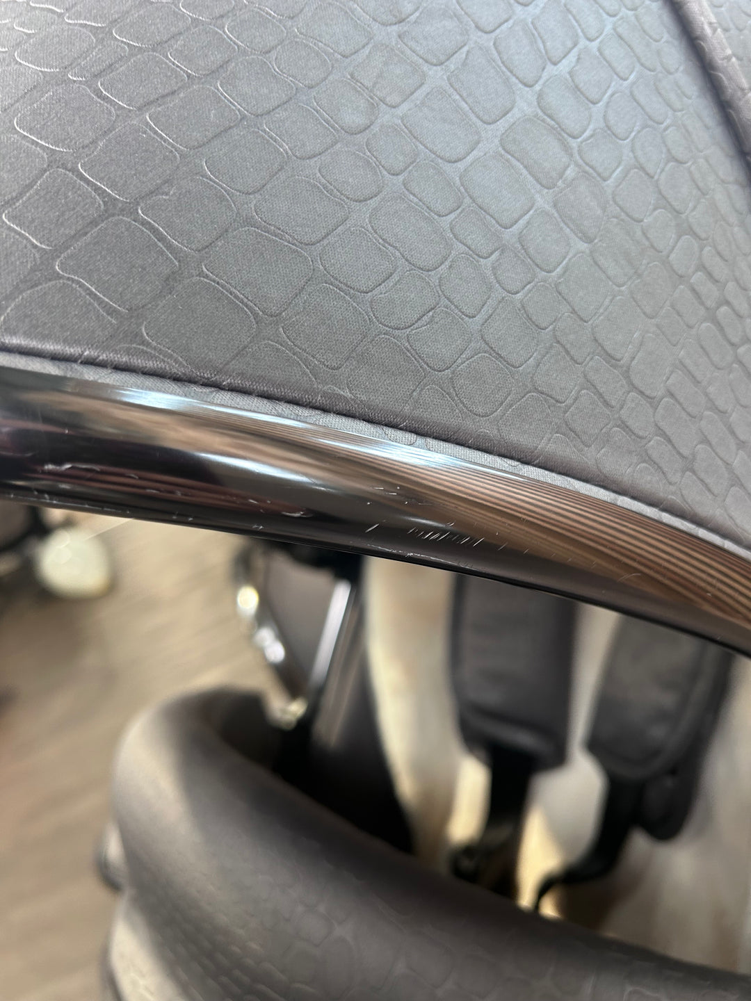 PRE LOVED egg2 Travel System - Jurassic Grey