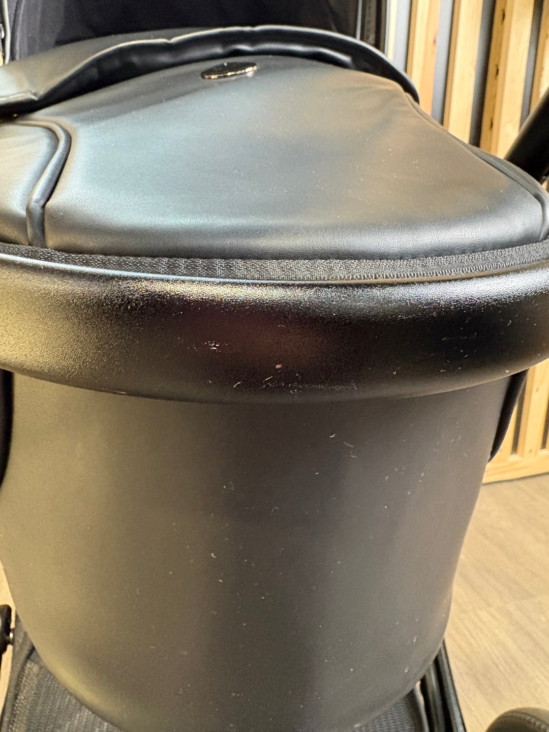 PRE LOVED egg2 Travel System - Stealth