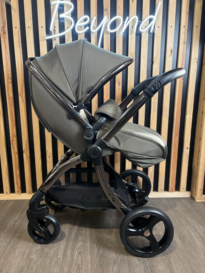 PRE LOVED egg3 Travel System - Hunter Green