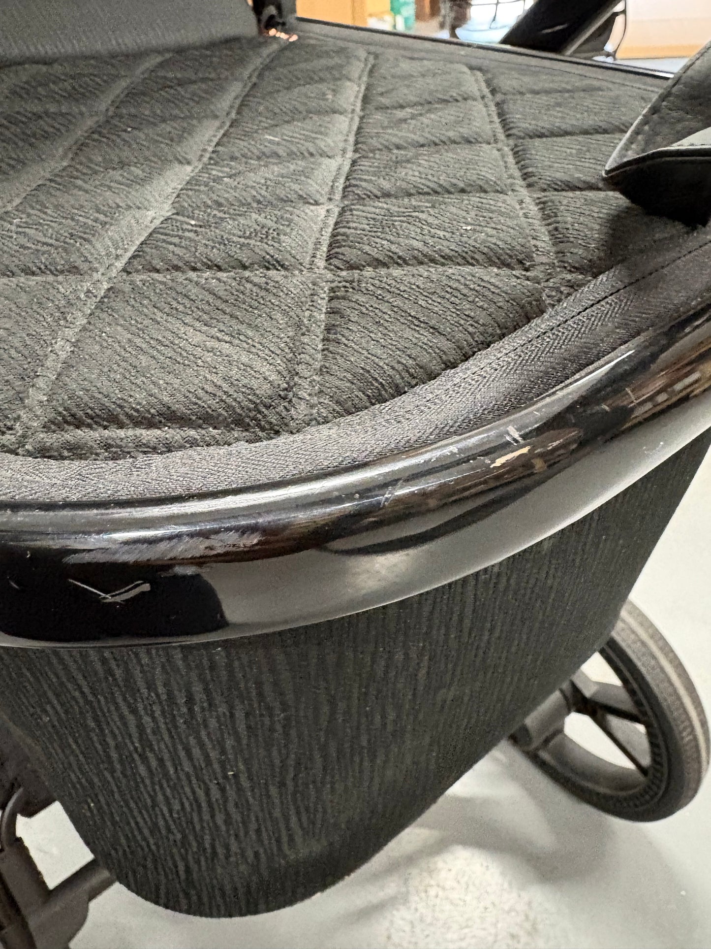 PRE LOVED Venicci Tinum 2.0 Travel System - Stylish Black