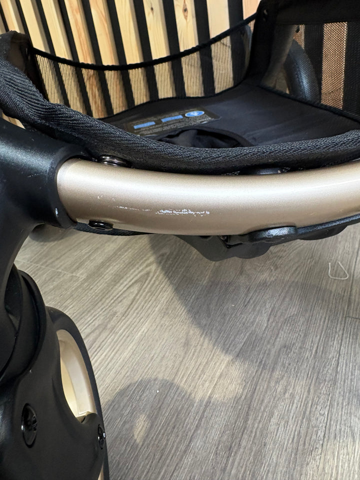 PRE LOVED egg3 Travel System - Feather