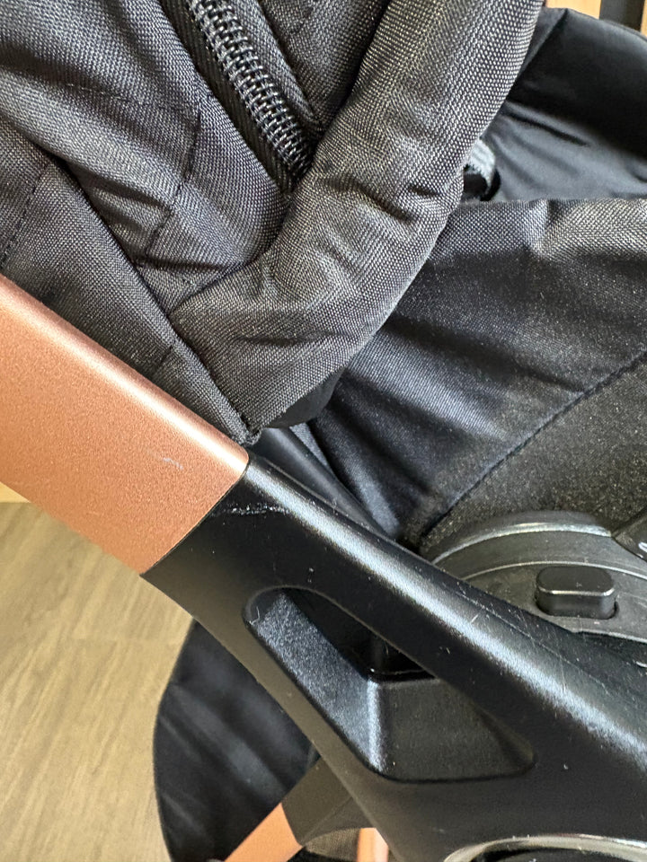 PRE LOVED My Babiie MB250 Parent & World Facing Pushchair - Quilted Black