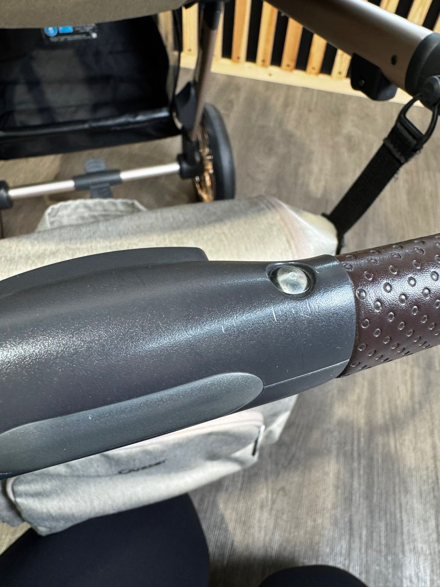 PRE LOVED Oyster 3 Pram & Pushchair - Creme Brulee