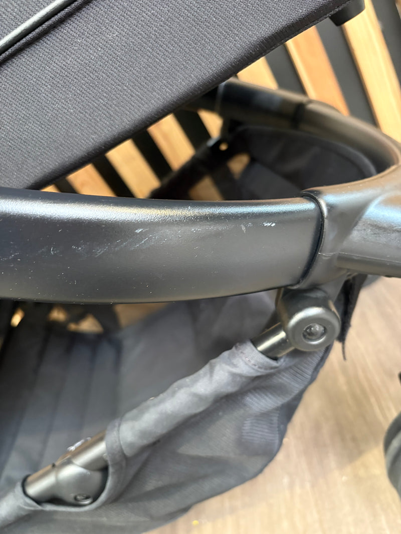 PRE LOVED iCandy Peach 7 Travel System - Jet/Black