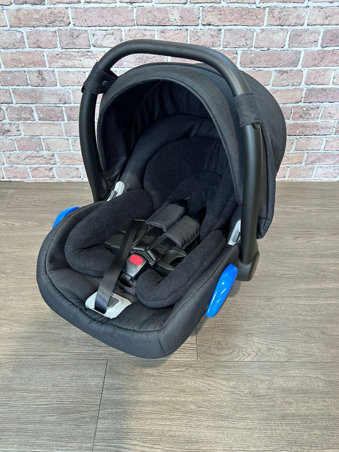 EX DISPLAY Mee-Go Milano Plus Travel System - Platinum