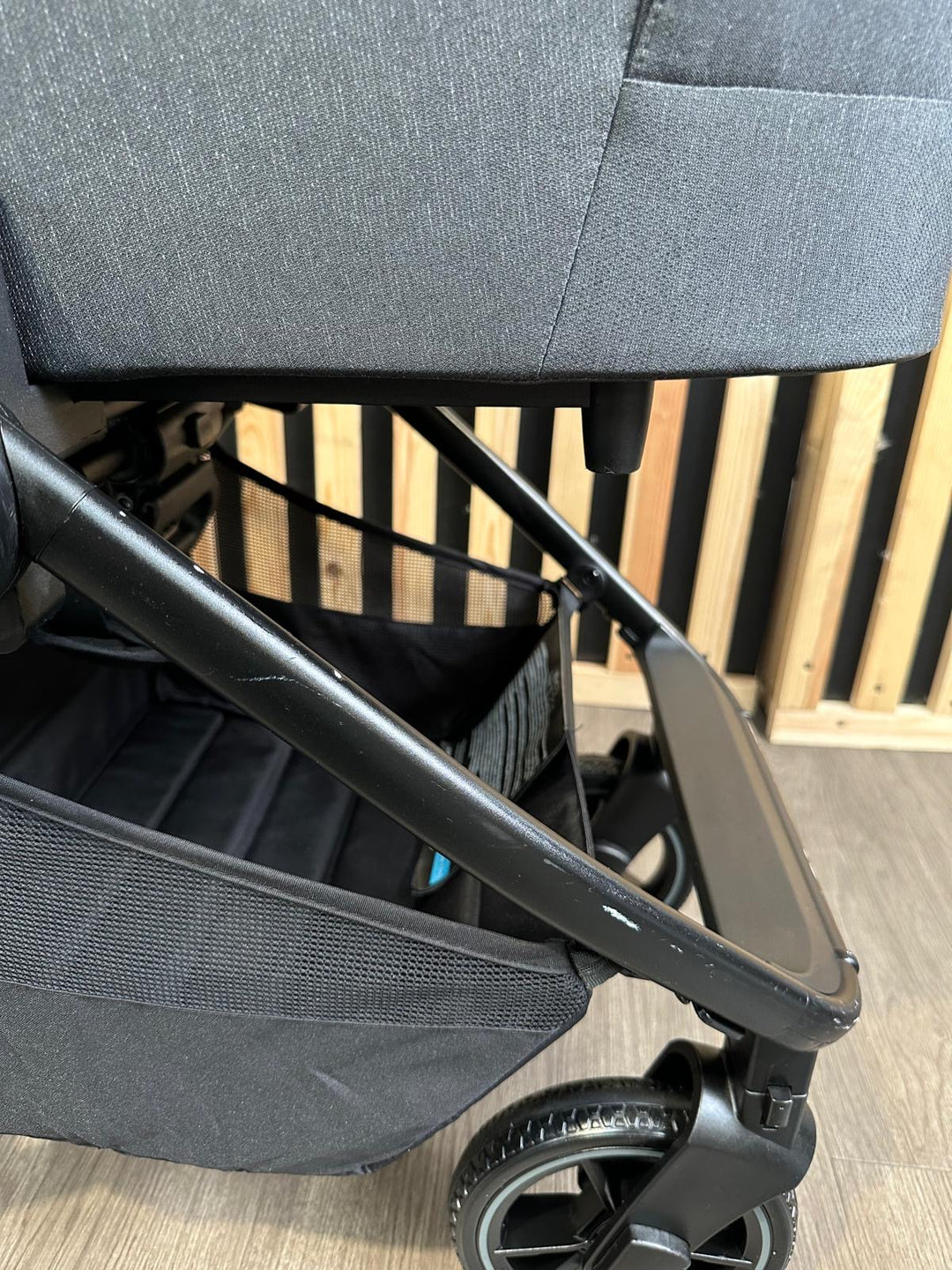 PRE LOVED Venicci Tinum Edge Travel System - Charcoal