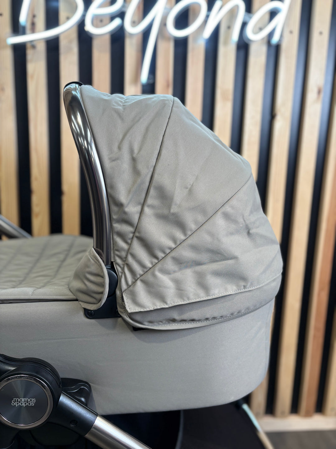 PRE LOVED Mamas & Papas Travel System - Everest