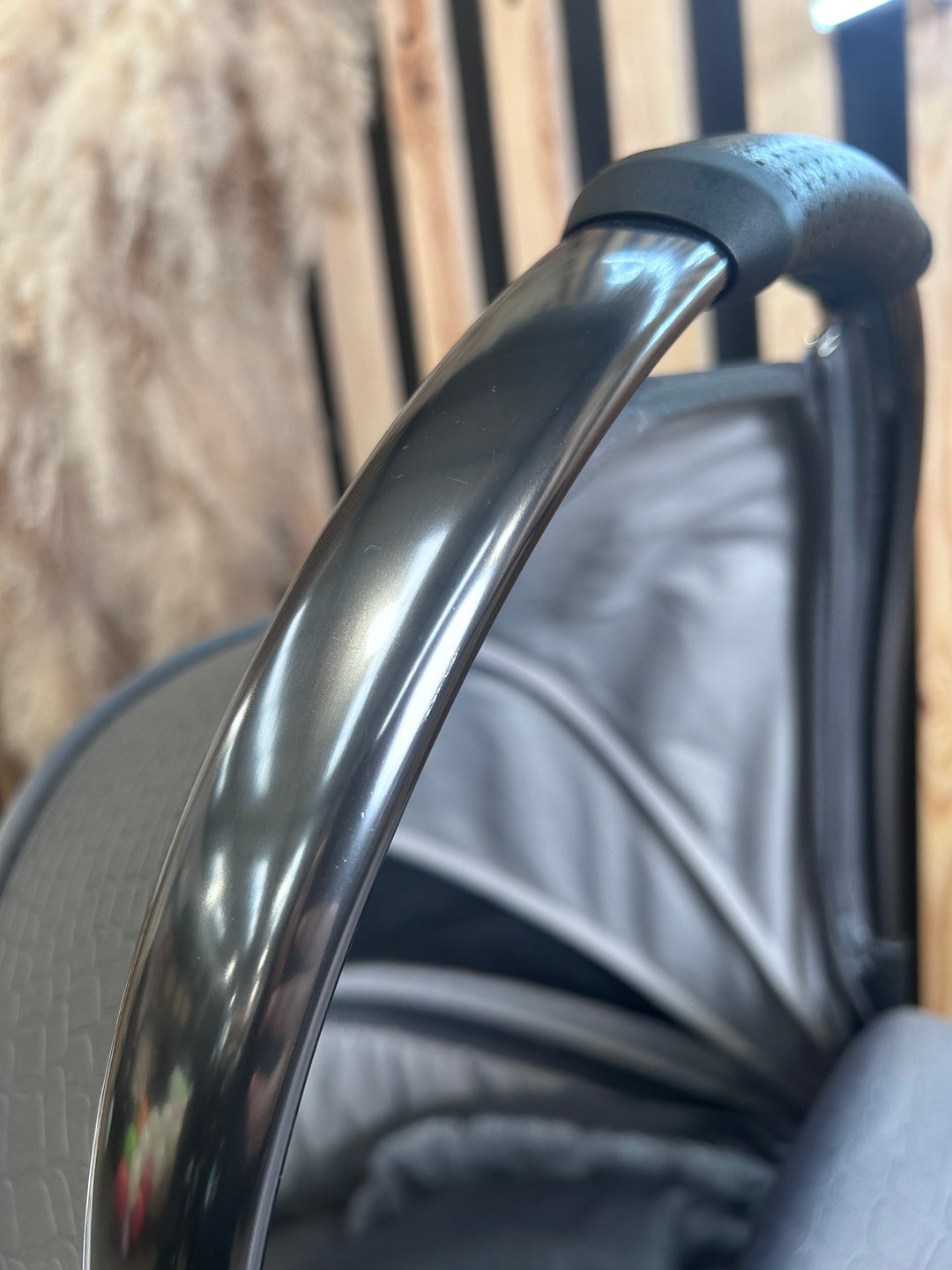 PRE LOVED egg2 Travel System - Jurassic Grey