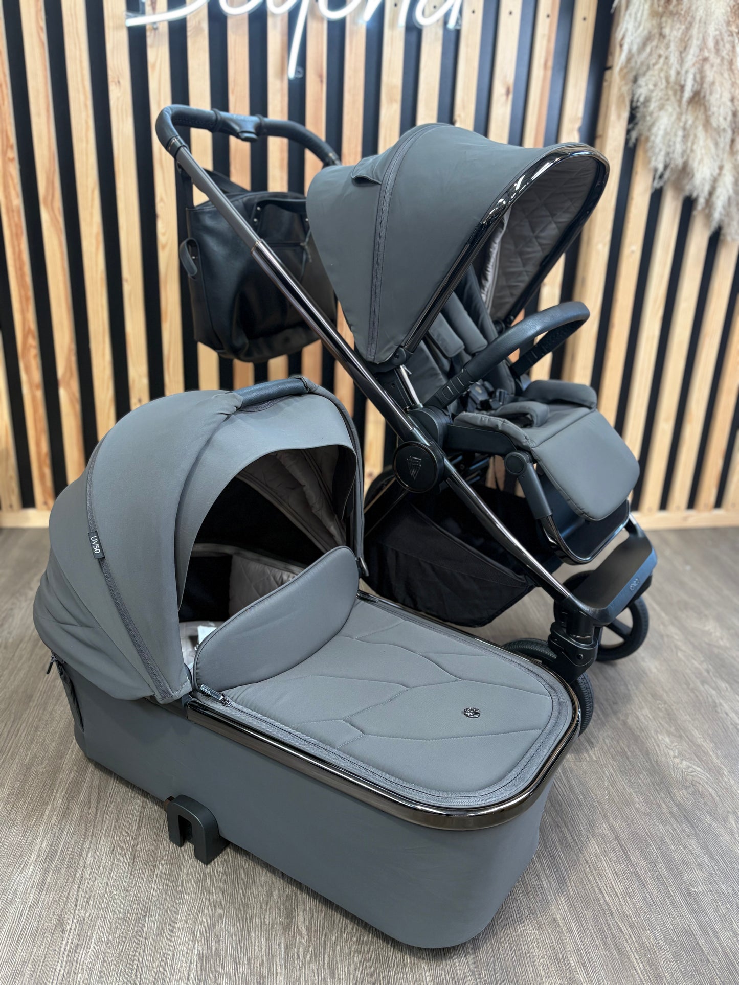 PRE LOVED Venicci Tinum Upline 2-in-1 Travel System - Lava SE