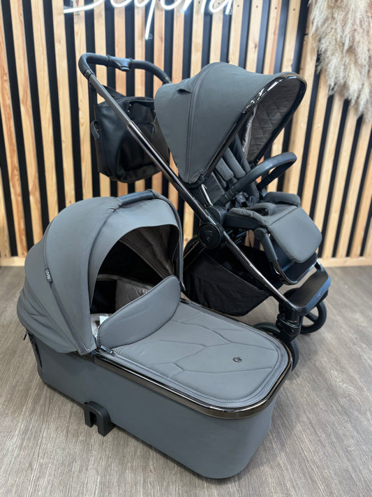 PRE LOVED Venicci Tinum Upline 2-in-1 Travel System - Lava SE