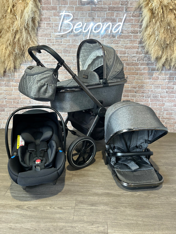 PRE LOVED Venicci Tinum Travel System - Grey