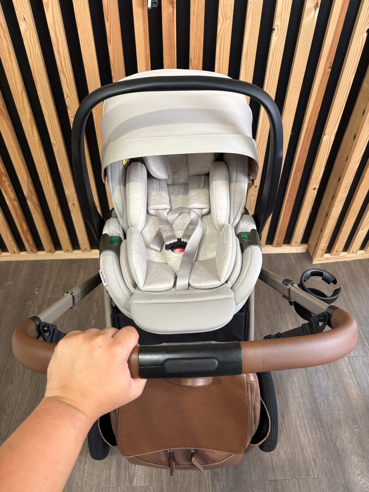 PRE LOVED Silver Cross Cove Travel System - Champagne