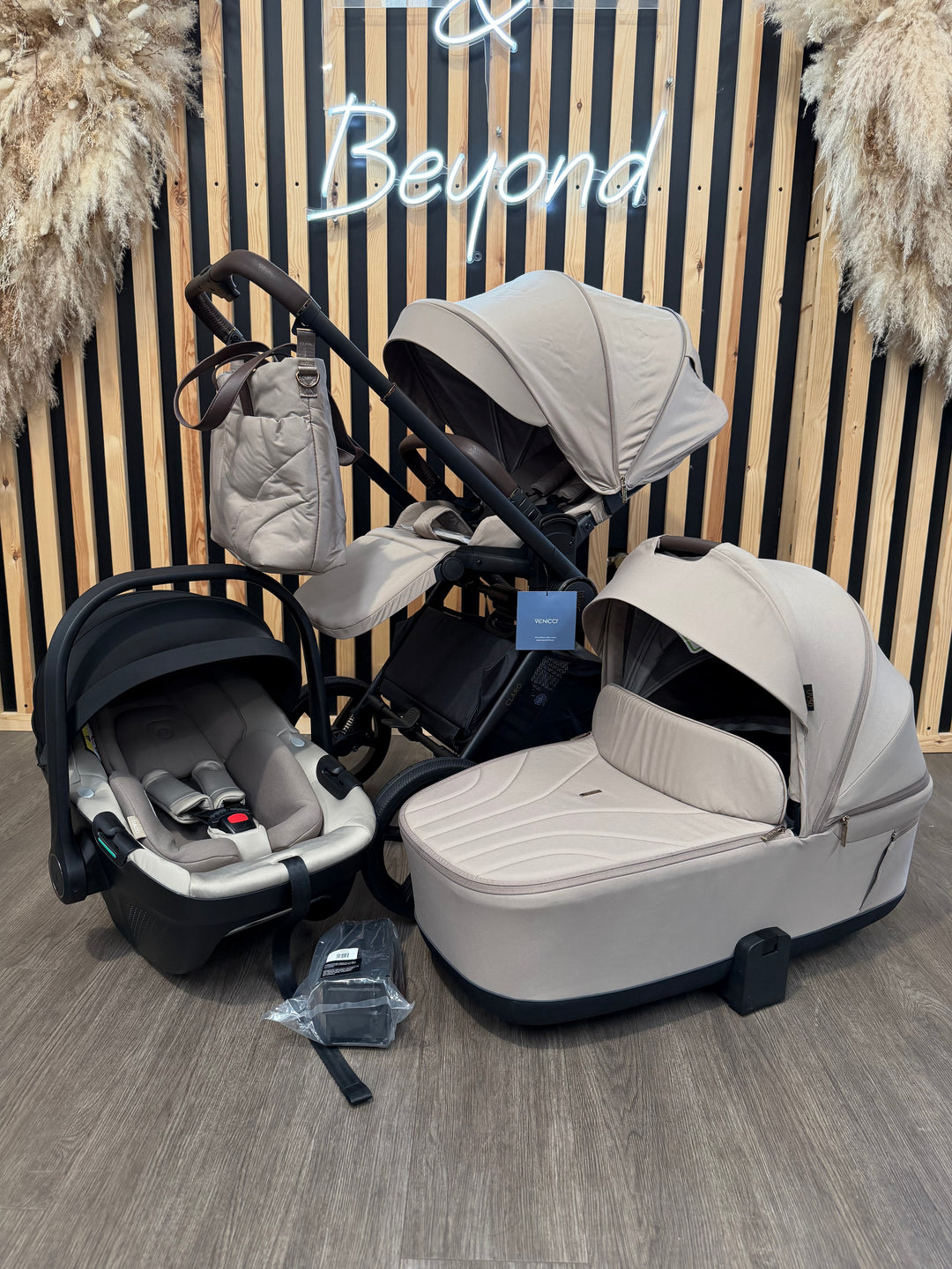 EX DISPLAY Venicci Claro 3-in-1 Pushchair + Tiago 360 Beige Car Seat Bundle - Almond
