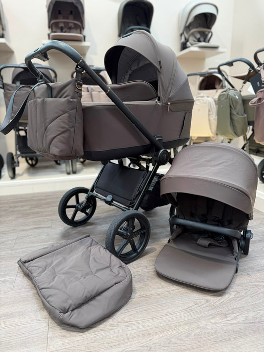 EX DISPLAY Venicci Claro2 Pram & Pushchair Bundle - Chocolate
