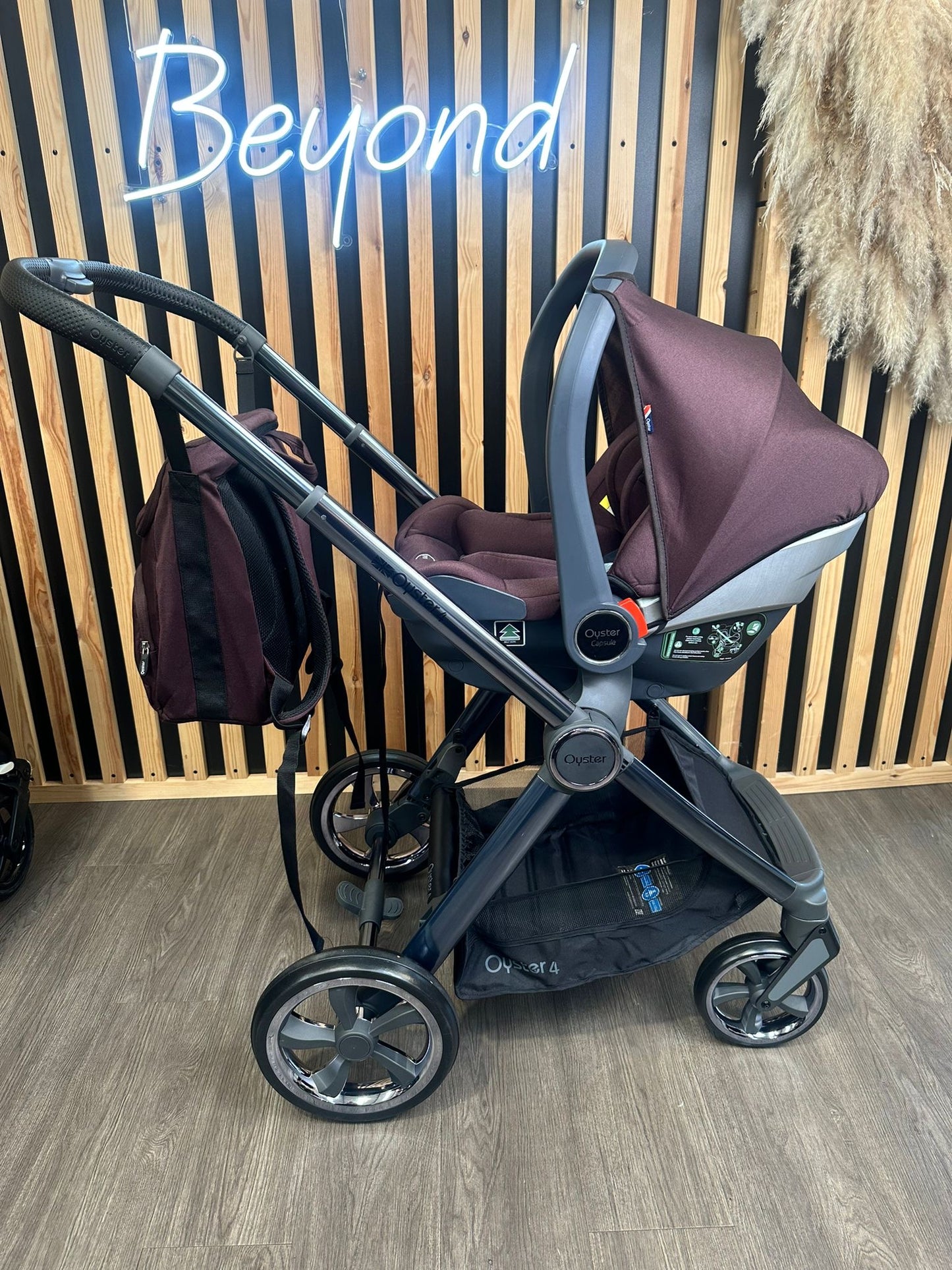 PRE LOVED Babystyle Oyster4 Travel System - Mulberry