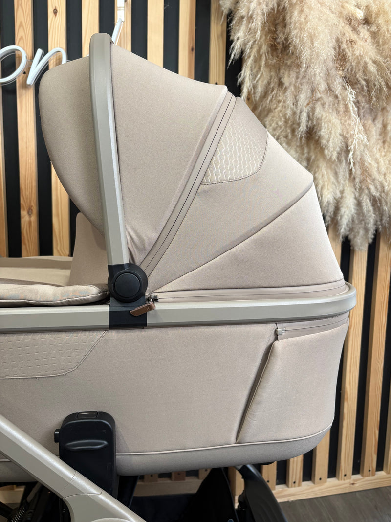 PRE LOVED Silver Cross Cove Travel System - Champagne