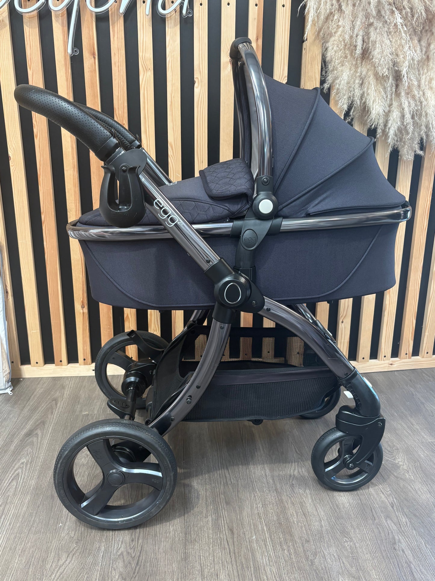 PRE LOVED egg2 Travel System - Cobalt