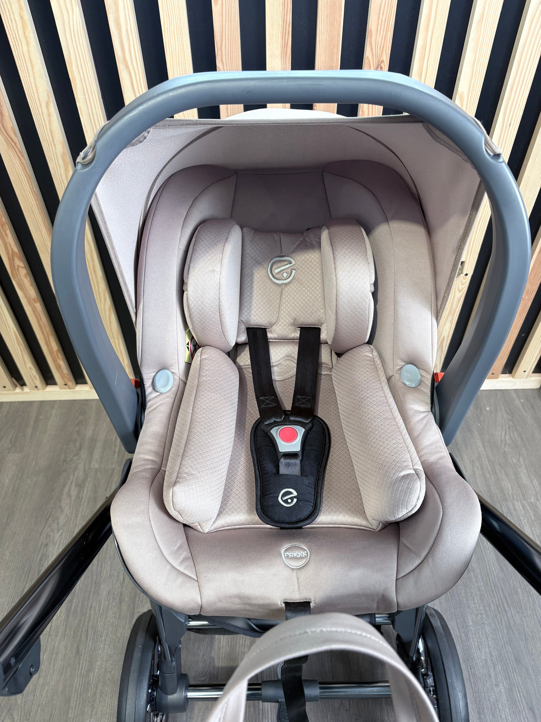 PRE LOVED Babystyle Oyster3 Travel System - Butterscotch