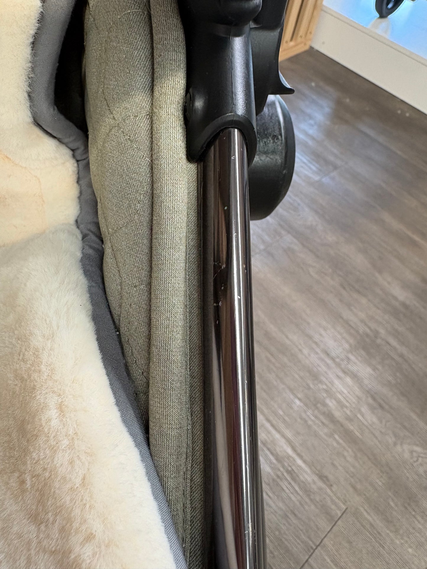 PRE LOVED egg2 Travel System - Seagrass