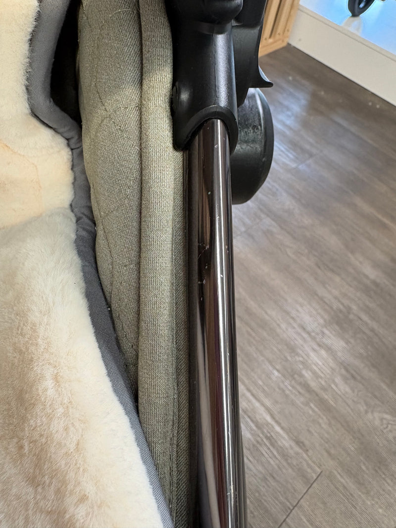 PRE LOVED egg2 Travel System - Seagrass