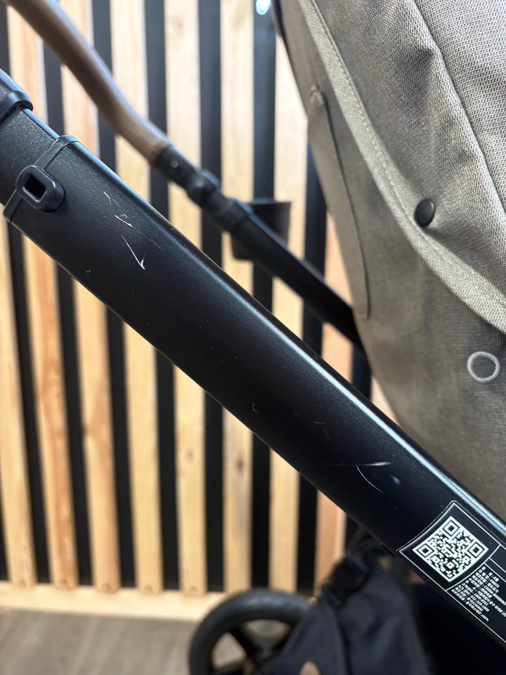 PRE LOVED Joie Finiti Pushchair - Maple