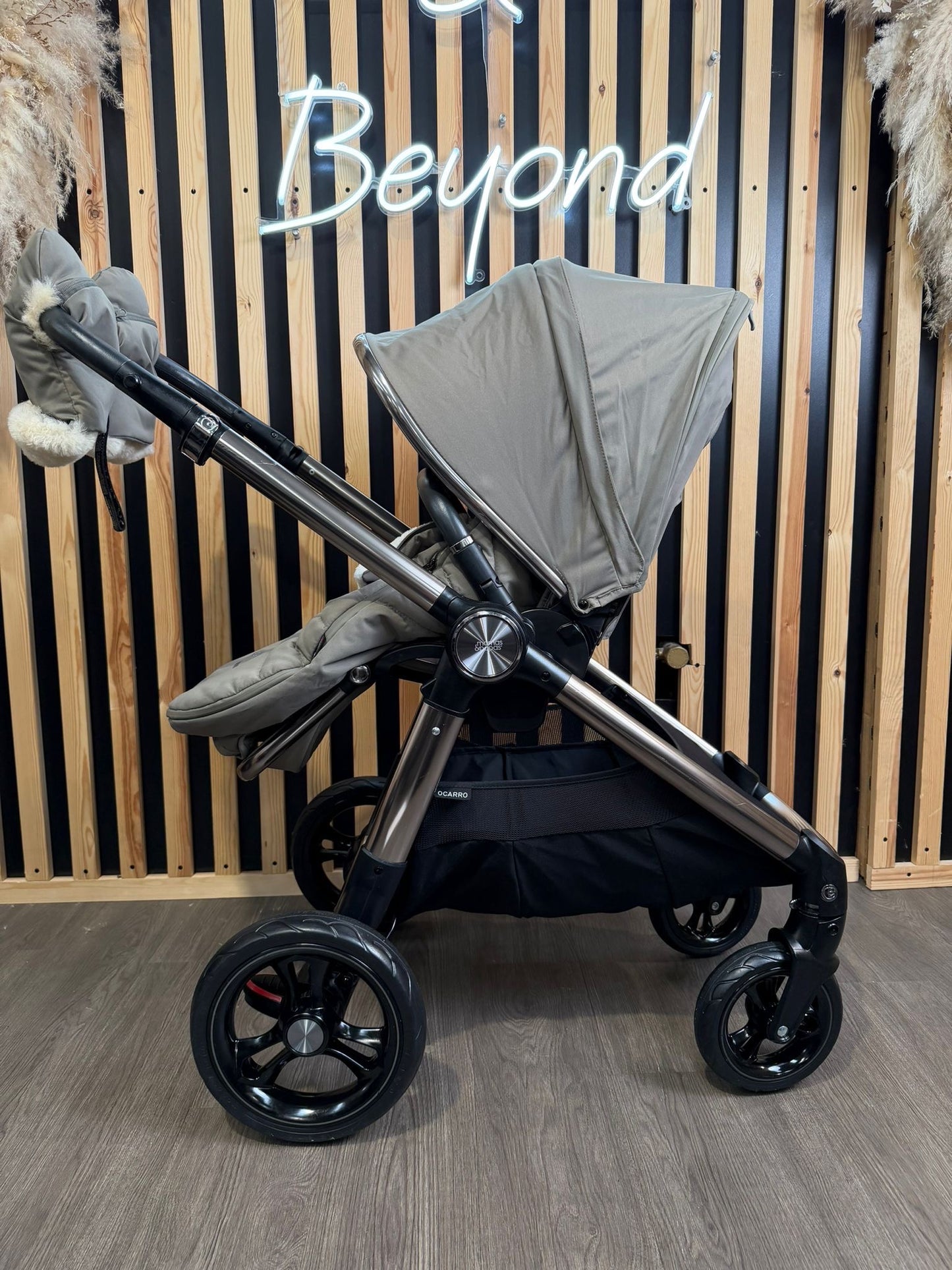 PRE LOVED Mamas & Papas Ocarro Travel System - Everest
