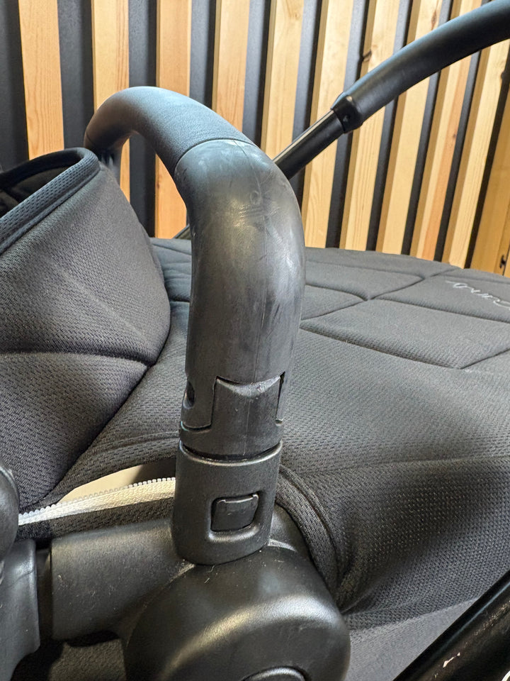 PRE LOVED iCandy Orange3 Twin Bundle - Black