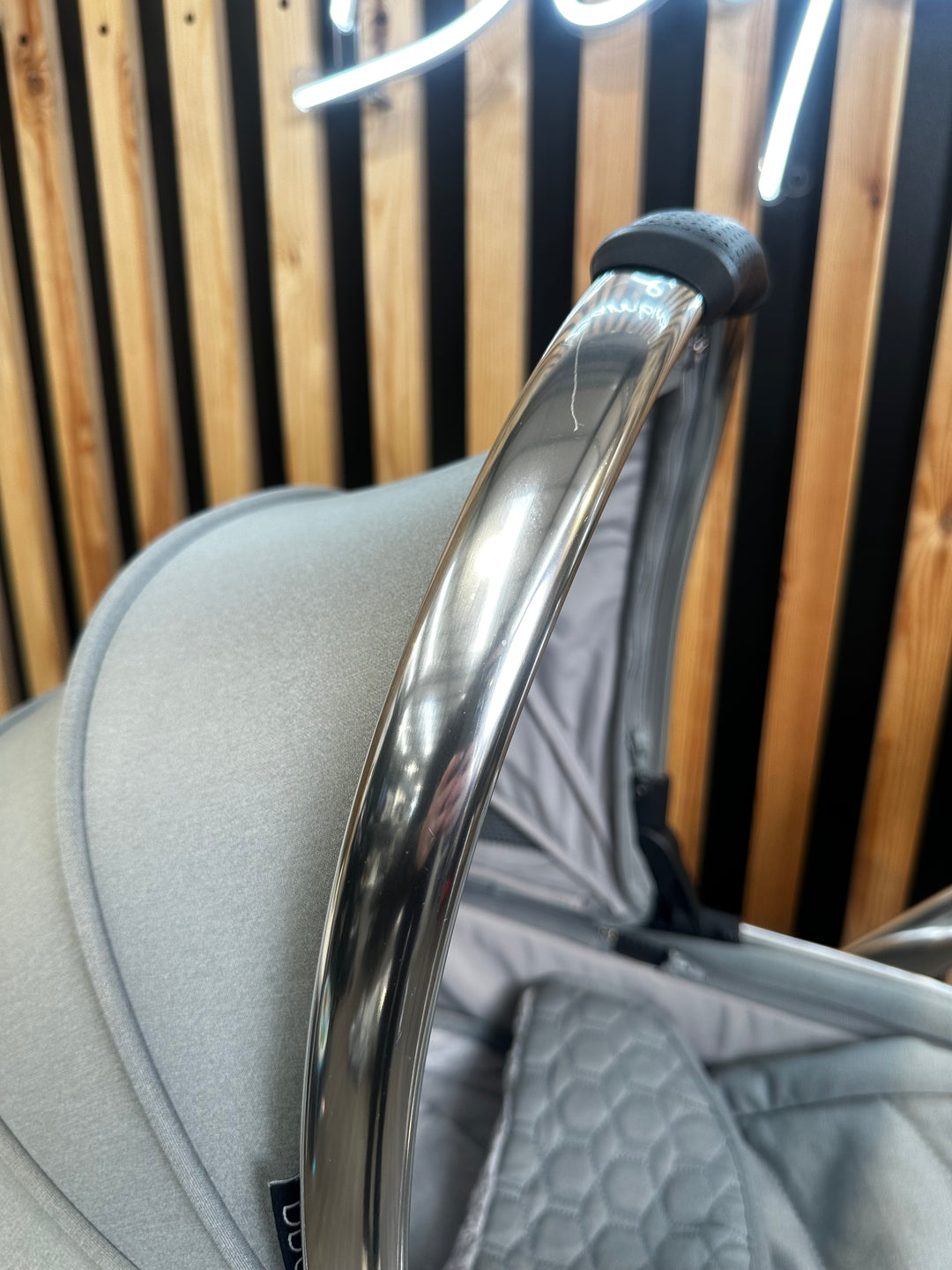 PRE - LOVED egg2 Monument Grey Travel system