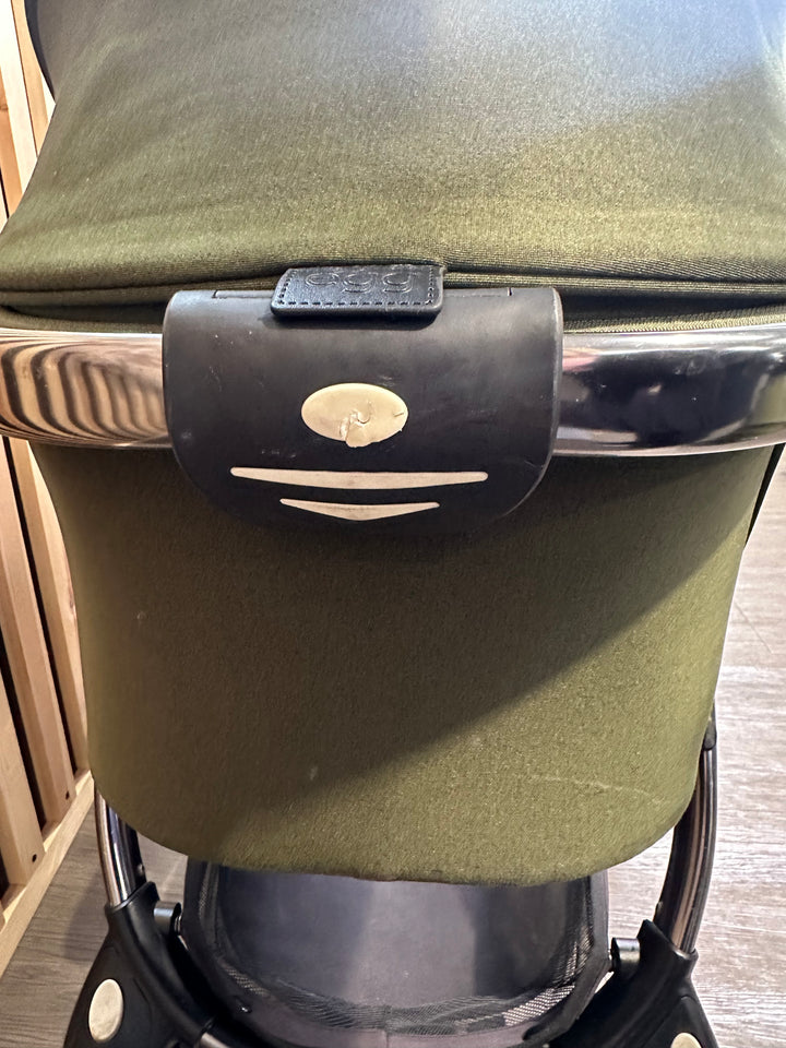 PRE LOVED egg2 Travel System - Olive