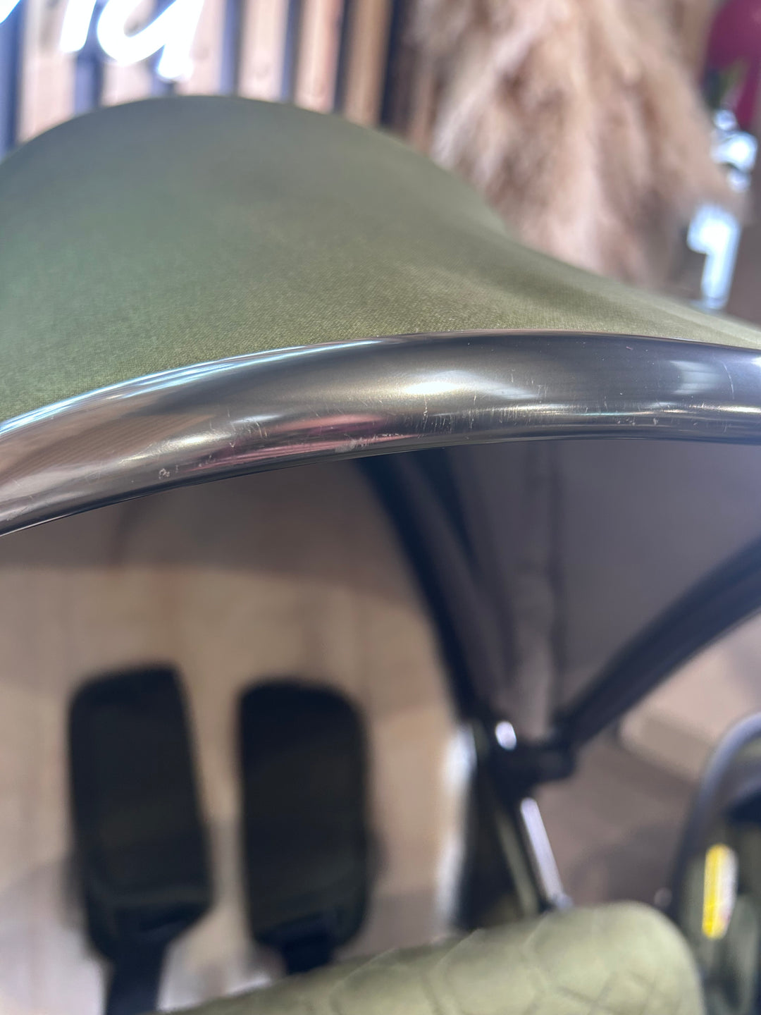 PRE LOVED egg2 Travel System - Olive