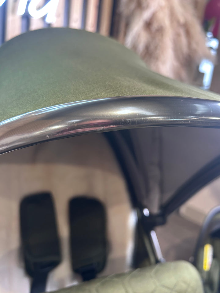 PRE LOVED egg2 Travel System - Olive