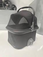 EX DISPLAY Babystyle Oyster4 Pet Basket