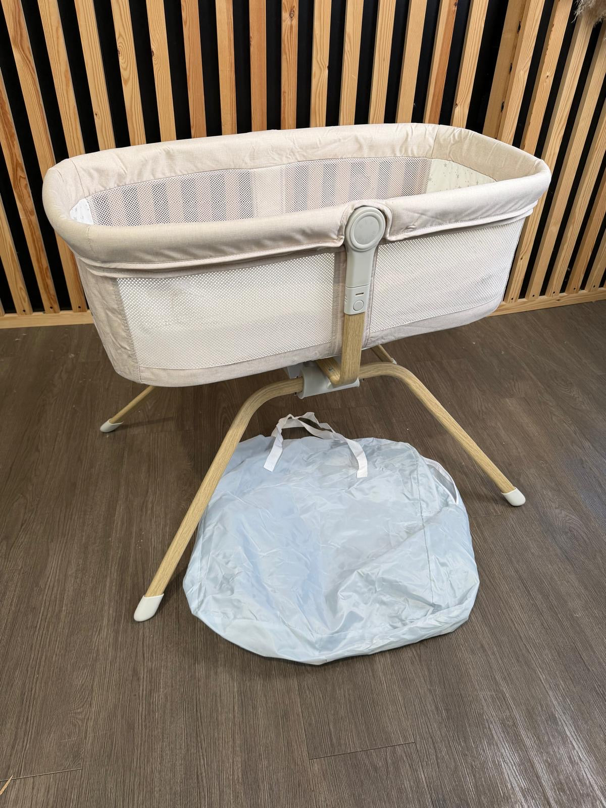 OPEN BOX Babymore Air Motion Gliding Crib w/ Reflux Wedge