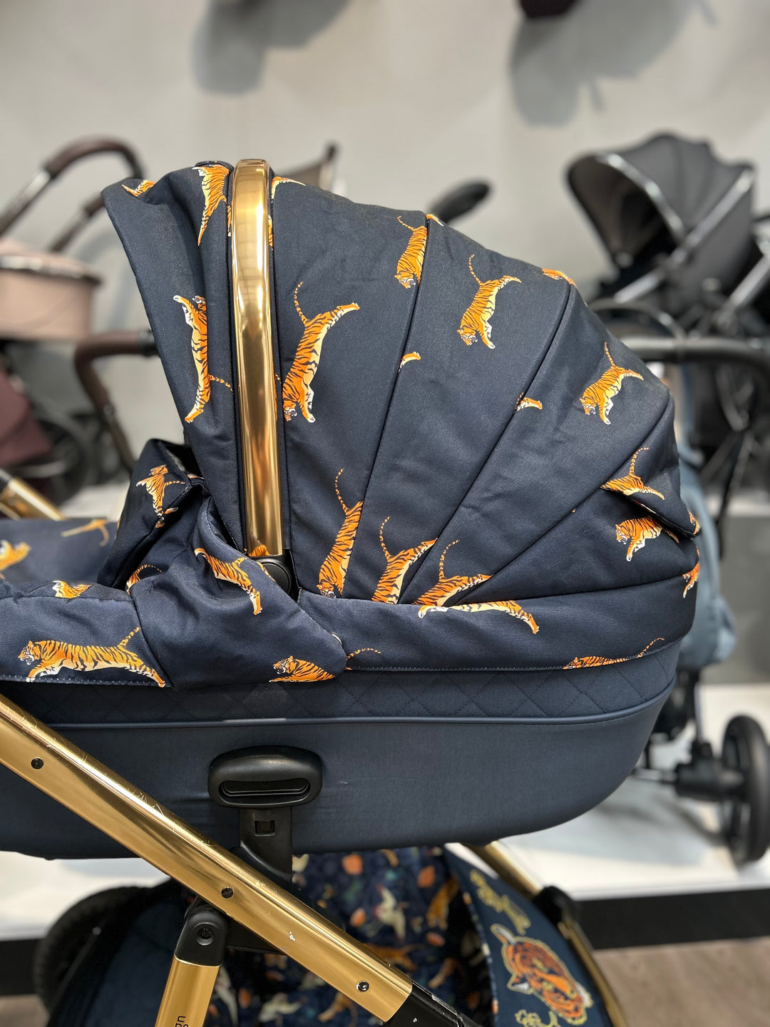 PRE LOVED Cosatto Wow Continental Travel System - On The Prowl