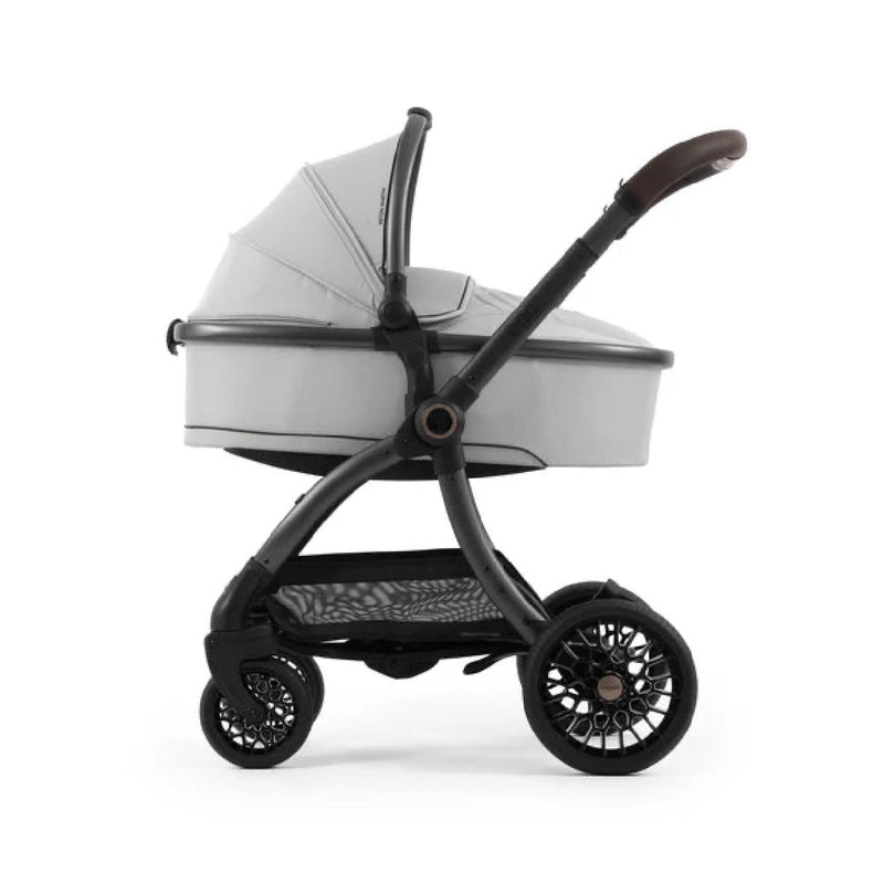 EX DISPLAY Aston Martin egg3 Luxury Travel System - Soft Grey
