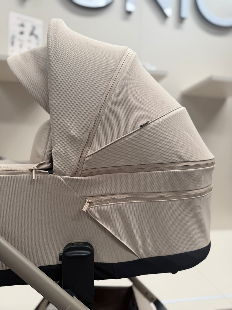 EX DISPLAY Venicci Tila Pram, Pushchair + Accessories - Sabbia