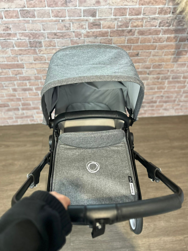 PRE LOVED Bugaboo Lynx - Grey Melange On Black Chassis