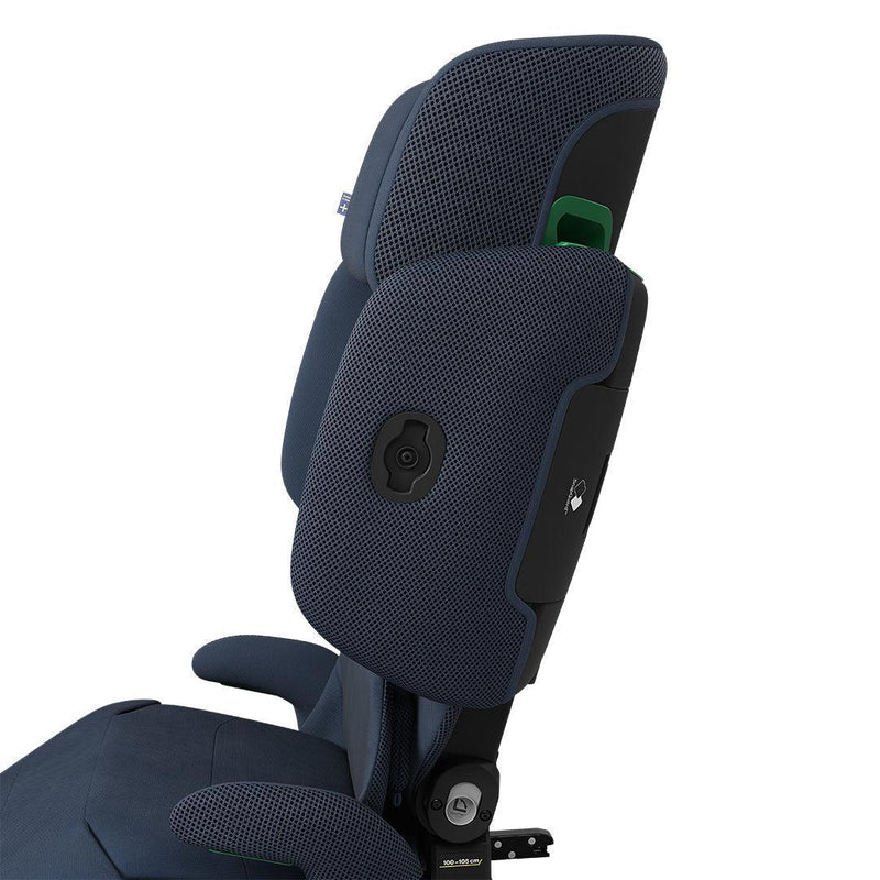 Axkid UP Car Seat - Glacier Lake Blue + FREE FOOTREST WORTH £50!