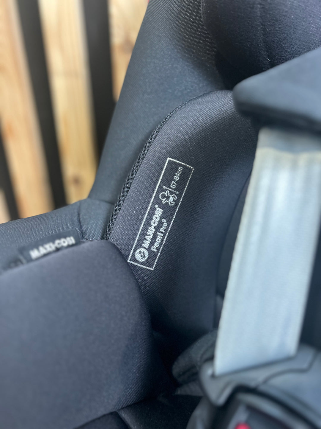 PRE LOVED Maxi-Cosi Pearl Pro2 Car Seat & FamilyFix 3 Base - Authentic Black