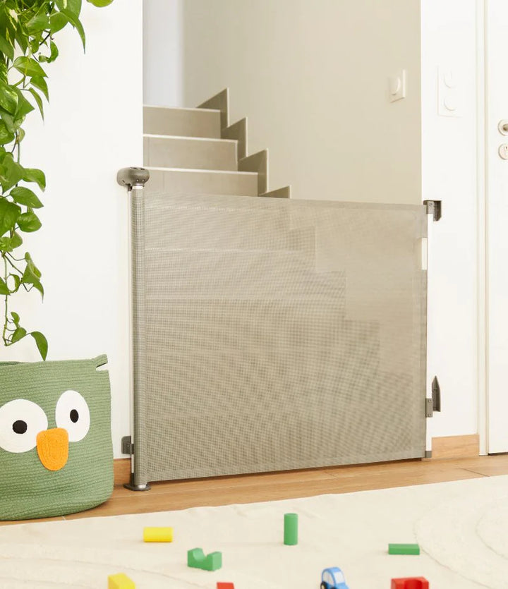 Babymoov Safe & Roll Retractable Safety Gate