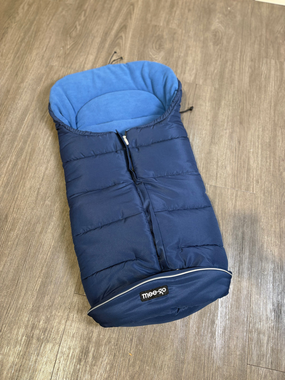 EX DISPLAY Mee-go Winter Luxury Footmuff