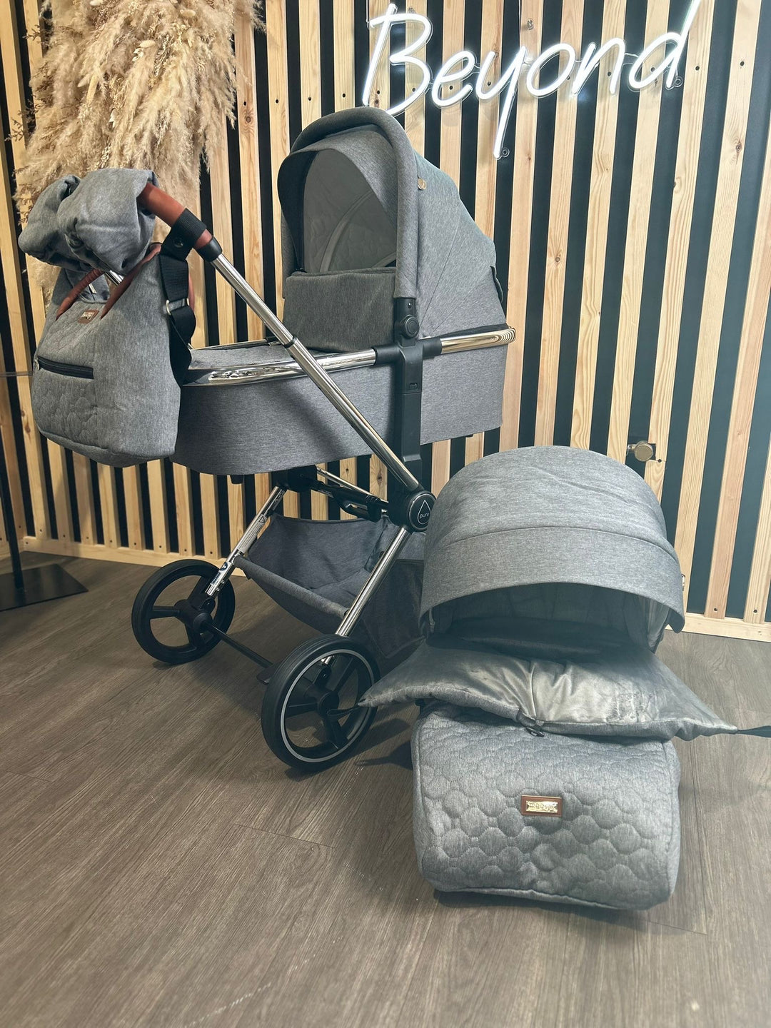 PRE LOVED Mee-Go Pure Pram & Pushchair - Grey