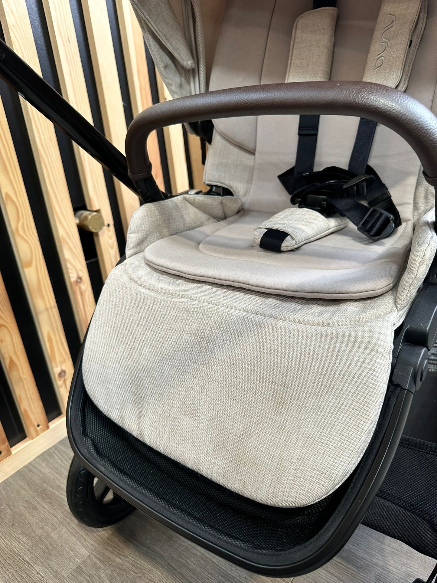 PRE LOVED Nuna Triv Travel System - Biscotti + Brand New 360 Base