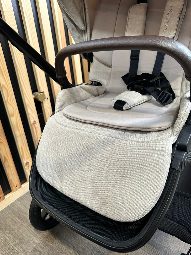 PRE LOVED Nuna Triv Travel System - Biscotti + Brand New 360 Base