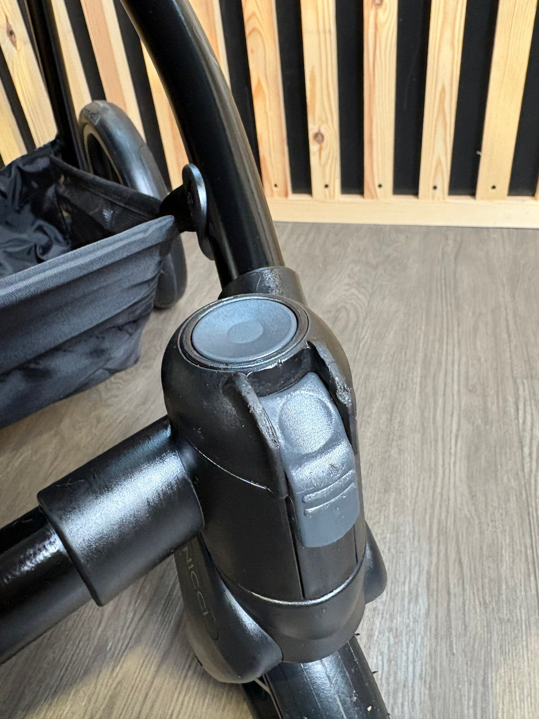 EX DISPLAY Venicci Genesis Pram + Pushchair - Olive