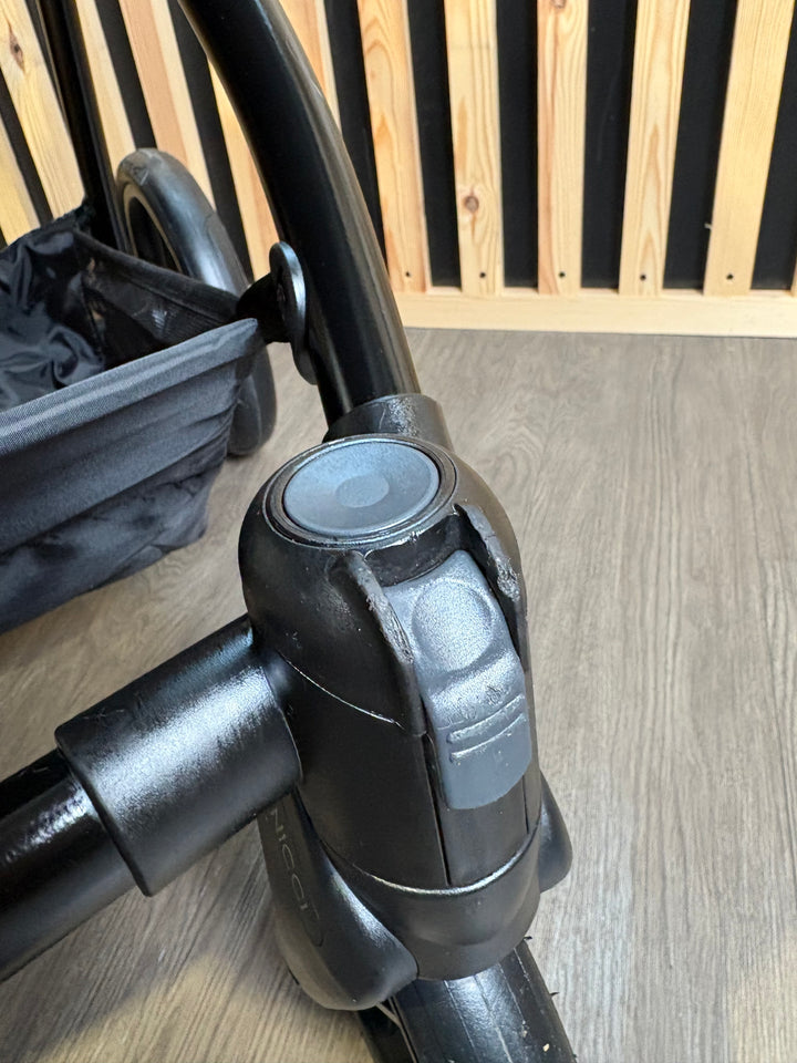 EX DISPLAY Venicci Genesis Pram + Pushchair - Olive